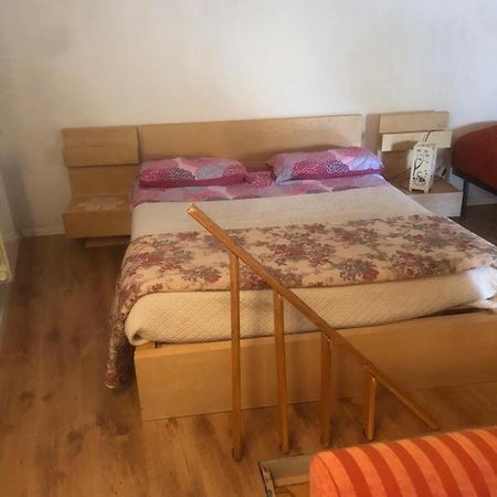 Lovely 1 Room Bedroom Loft, 20 Mins To Bgy Airport Pradalunga Buitenkant foto
