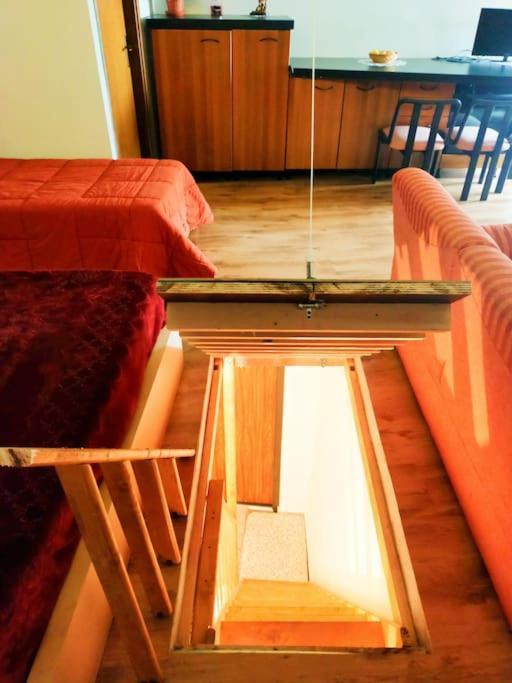 Lovely 1 Room Bedroom Loft, 20 Mins To Bgy Airport Pradalunga Buitenkant foto