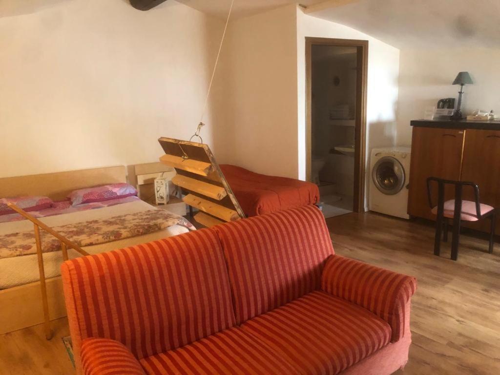 Lovely 1 Room Bedroom Loft, 20 Mins To Bgy Airport Pradalunga Buitenkant foto