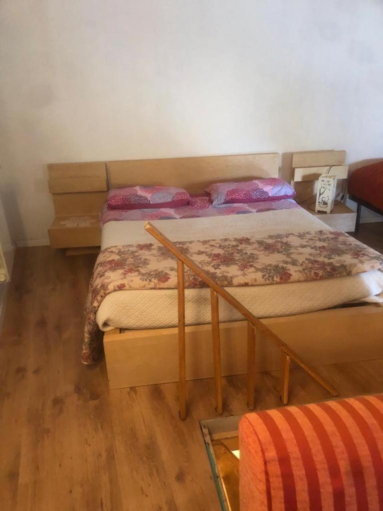 Lovely 1 Room Bedroom Loft, 20 Mins To Bgy Airport Pradalunga Buitenkant foto